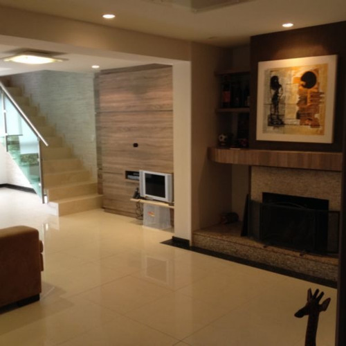 Casa Em Ipanema Com 4 Dormitórios - Mi5493