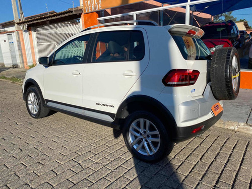 Imagem 4 de 15 de Volkswagen Crossfox 2016 1.6 16v Msi Total Flex I-motion 5p