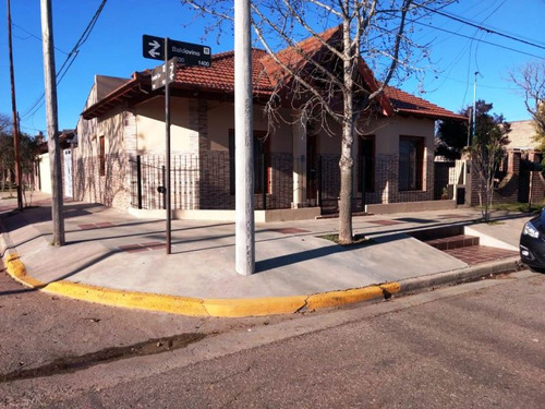 Casa Dos Dormitorios En Venta En #trenquelauquen