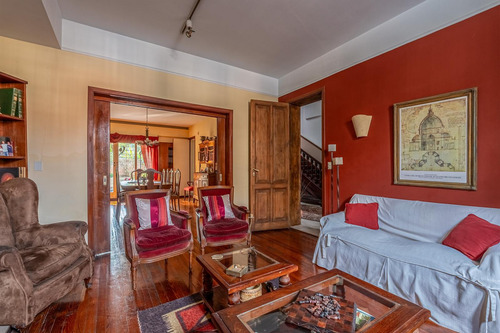 Increíble Residencia - 9 Ambientes - Gran Jardín Con Parrilla - Cochera - Belgrano R