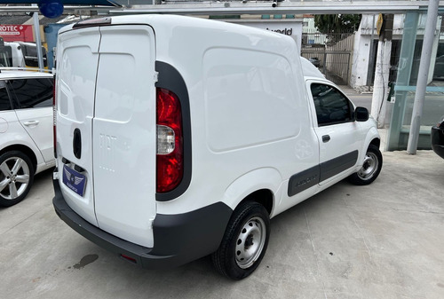 Imagem 6 de 10 de Fiat Fiorino 1.4 Flex 2017