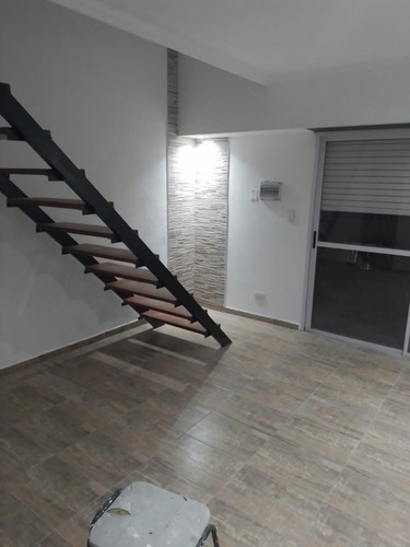 Departamento 2 Amb Alquila Castelar