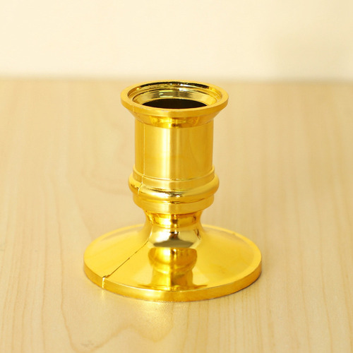 Candelabro Cónico Con Base De Vela Con Forma De Pilar Dorado