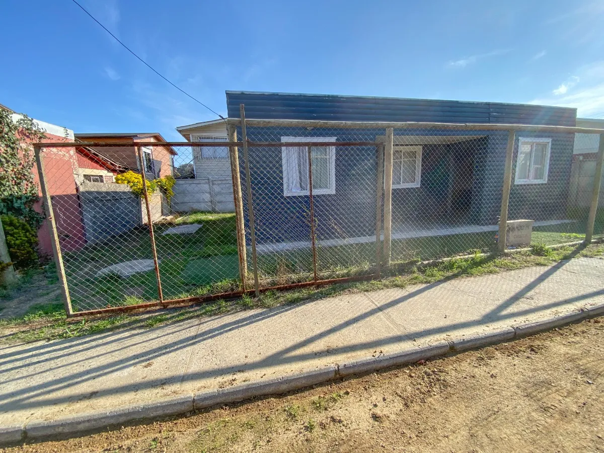 Imagen 2 de 15 de Se Vende Agradable Casa En Isla Negra