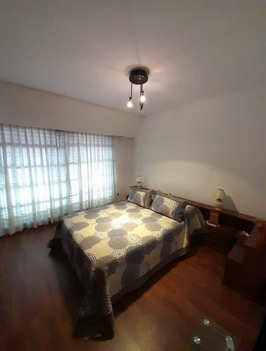 Imagen 15 de 23 de Chalet 7 Amb En 3 Plantas S/lote De 258m2. Impecable Estado.