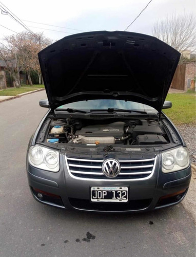 Volkswagen Bora 1.8 Highline T 180cv 2011