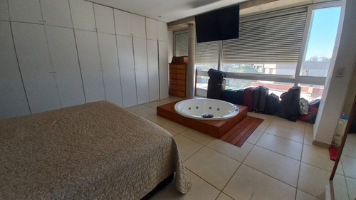 Vendo. La Mejor Casa De Bª Jardín Inglés - Valle Escondido. 3d 3b