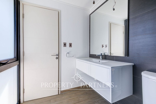 Amplio Townhouse En Excelente Ubicación 4d 3b 2e