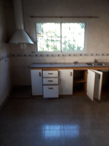 Ph De 4 Ambientes Con Garage