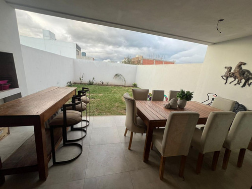 Solares De Manantiales - 3 Dorm - Escritorio- Calef.central