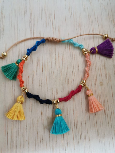 Imagen 2 de 2 de Pulsera Anudado Motitas (m: 14p1 )