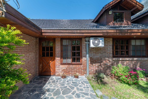 Casa En Venta 4 Amb Cochera,jardin,pileta Quilmes