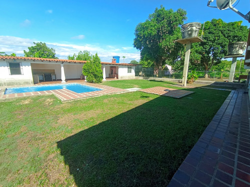 Se Ofrece En Venta Hermosa Y Acogedora Casa Estilo Campestre Ubicada En Los Apamates Los Canales De Rio Chico
