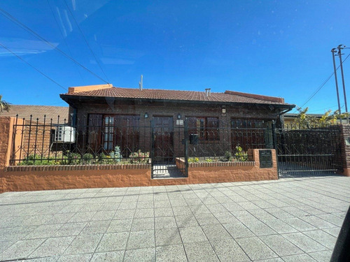 Imagen 1 de 8 de Casa 3 Dormitorios Dos Baños