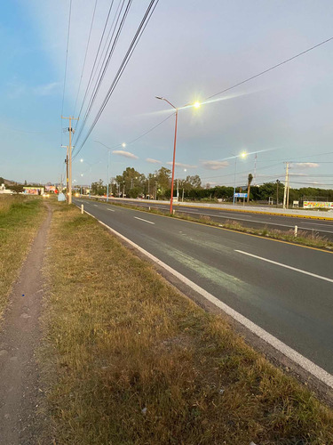 Se Vende Hectáreas A Pie De Carretera