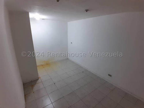 Local Comercial En Venta Muy Versatil Y Comodo En Venta Centro Comercial Oasis Center Guatire Mls#24-20898 - Jca