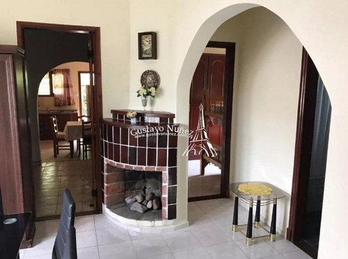 Propiedad En Hermosa Zona De Piriápolis.- Ref: 2939