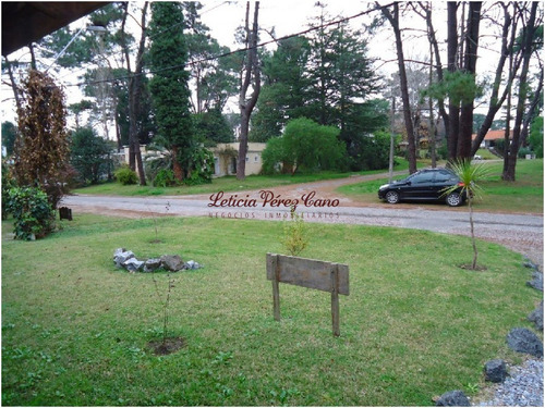 Venta Casa En Playa Mansa 4 Dormitorios - Ref: 15583
