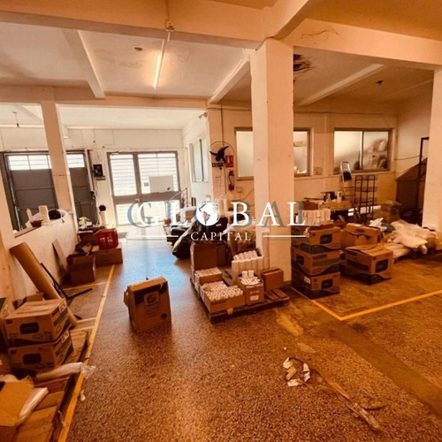 Imagen 3 de 14 de Se Vende Local Comercial Con Depósito Y Showroom En Pocitos.