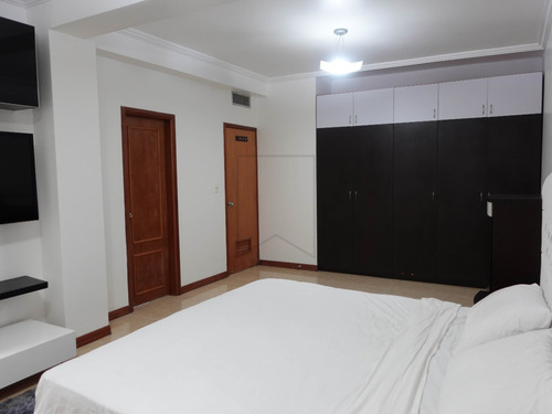 Amplio Pent House Con Terraza Y Vista A La Ciudad En Kynaki Lecheria