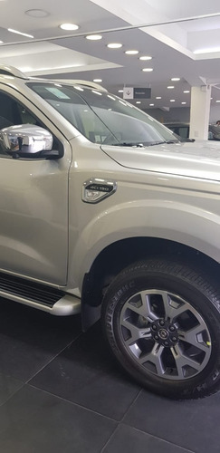 Imagen 15 de 15 de Autos Y Camionetas Renault Alaskan Toyota Hilux Vw Amarok E