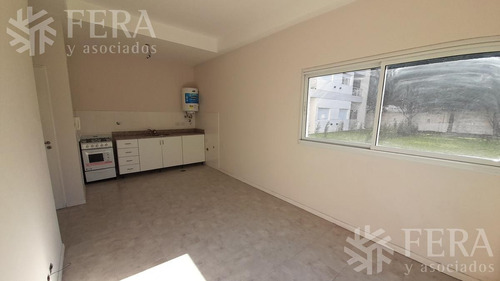 Imagen 3 de 28 de Venta De Departamento 2 Ambientes En Wilde Con Patio ( 21505)