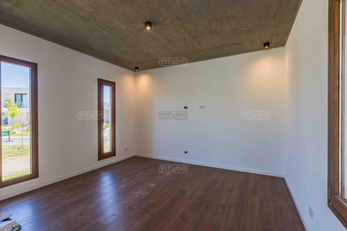 Casa En Venta En Carpinchos, Nordelta, Tigre