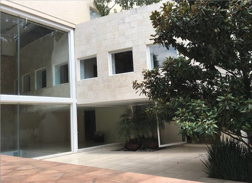 Bosques De Las Lomas De Arq. De Renombre. Casa Con Terrazas