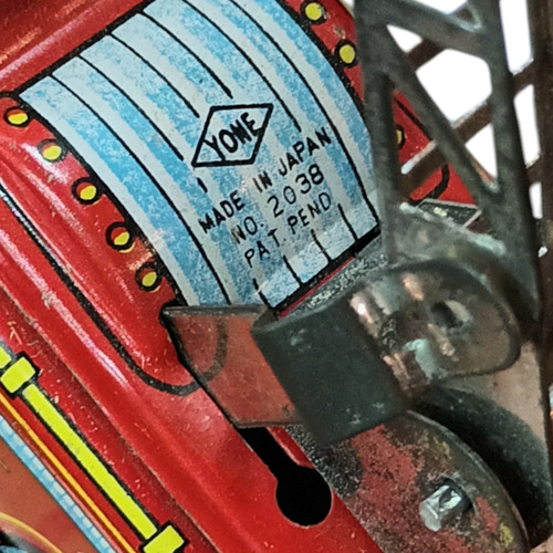 Camion De Bomberos Japonés Con Caja Original. 10cm De Largo (Usado)