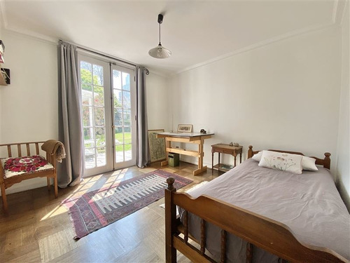 Casa En Venta De 6 Dorm. En Vitacura