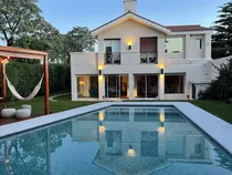Comprar Venta Casa Cinco Dormitorios Cinco Baños Con Piscina En Carrasco