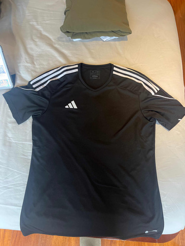 Camiseta adidas