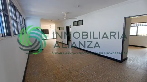 Apartamento En Arriendo En Pueblo Nuevo. Cod A16394