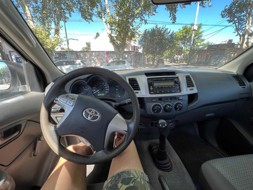Imagen 12 de 15 de Toyota Hilux 2013 2.5 Cd Dx Pack I 120cv 4x2