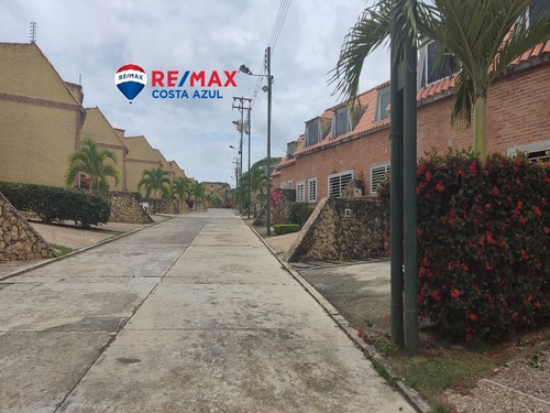 Imagen 23 de 24 de Se Vende Townhouse En Zonas Montañosa Falconianas Conjunto Bello Horizonte