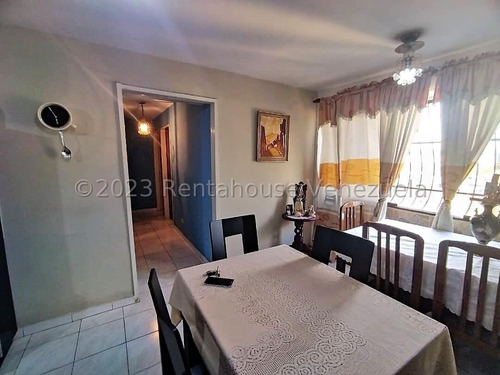 Vendo Apartamento En Zona Centro De Maracay (lopez Aveledo), Código 24-21852 Cm