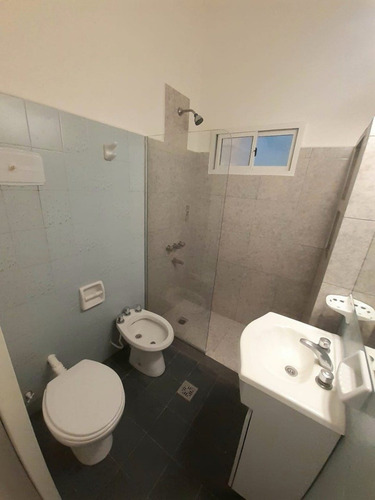 Imagen 8 de 9 de Vendo 2 Ambientes Excelente Oportunidad - Reciclado Con Patio