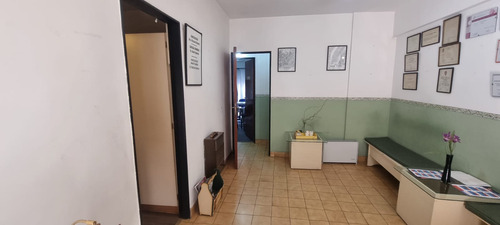 En Venta En Caseros Centro Departamento De 2 Ambientes F: 10174