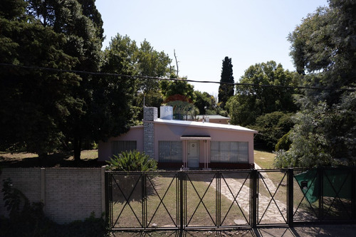 Casa En Venta Sobre Lote De 3000 M2 En Sourigues
