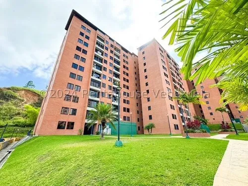 Agp Espectacular Apartamento En Planta Baja, Calle Cerrada Y Vigilancia Privada En Venta En Colinas De La Tahona 25-2354 Ys