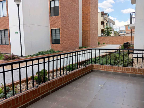 Hermoso Apartamento En Cajicá, Con Balcón 