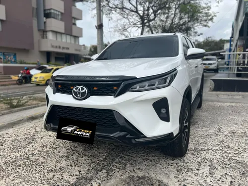 Toyota Fortuner 2.4 Turbo Diesel Motor : 2.4 Modelo : 2020
