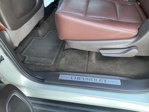 Chevrolet Suburban 5.3 Ltz V8 4wd 2da Cubo At