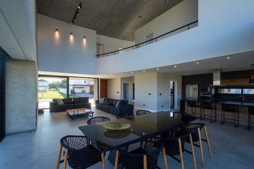 Imagem 23 de 30 de Casa À Venda Em Xangri-lá - Ca01131 - 68102993
