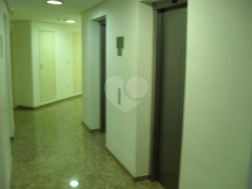 Imagem 18 de 21 de Venda Ou Aluga Sala Comercial 30 M³ Com Ponto Para Ar-condicionado E 1 Vaga De Garagem - Barra Funda - Reo369460