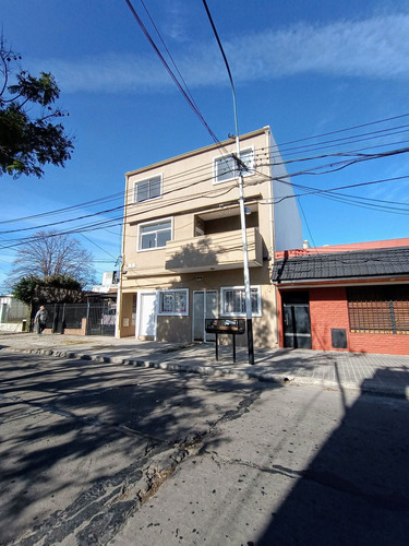 Venta Depto Tres Amb En Caseros. A Estrenar.