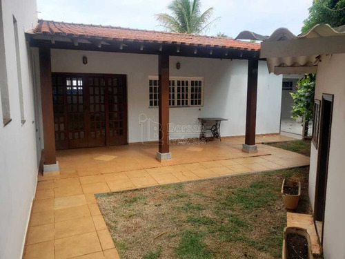 Imagem 2 de 6 de Aluguel De Casas / Padrão Na Cidade De Araraquara 9756