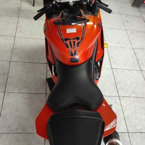 Yamaha R6
