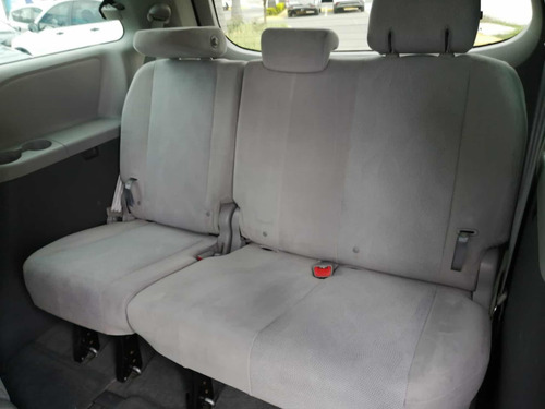 Toyota Sienna 3.5 Le V6 At