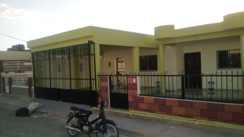 Imagen 9 de 22 de Casa A Bajo Costo, Bani, Peravia